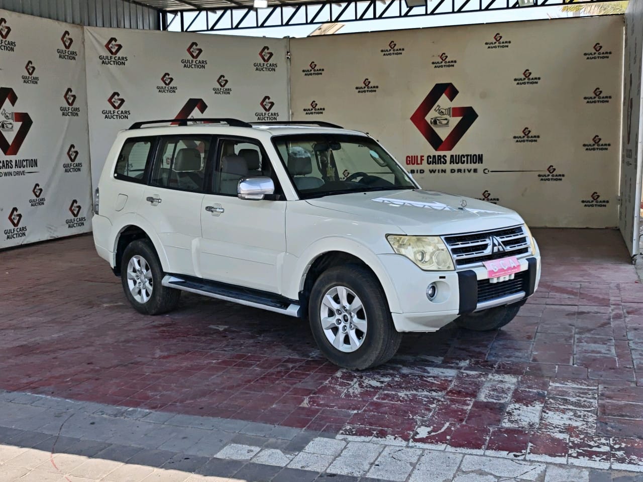 2011 MITSUBISHI PAJERO