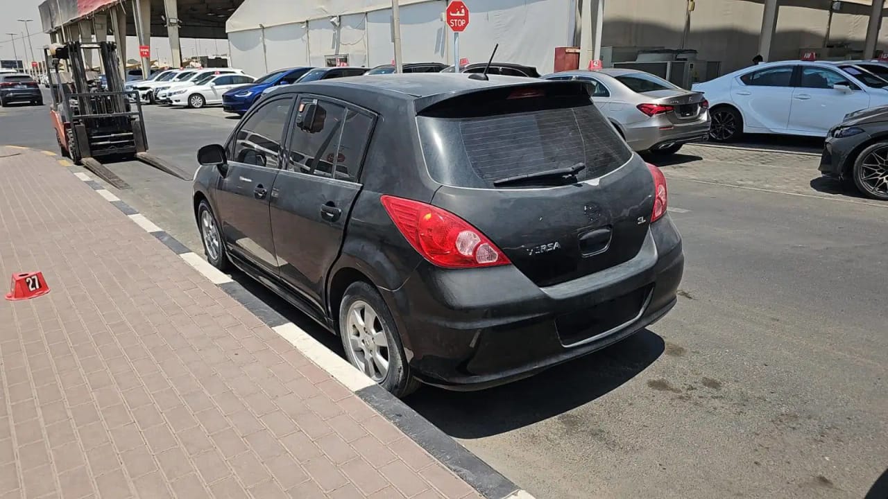 NISSAN VERSA 2011
