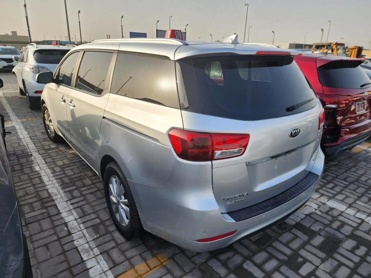 KIA SEDONA 2016