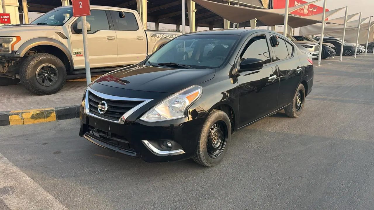 NISSAN VERSA 2019